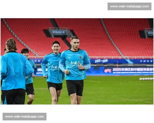邓卓翔抵深备战:训练安排紧凑,状态饱满迎接关键战 邓卓翔抵深备战:训练安排紧凑,状态饱满迎接关键战