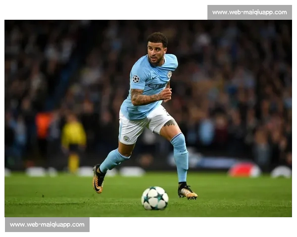 埃弗顿截胡费内巴切 沃克留英超冲击百场里程碑