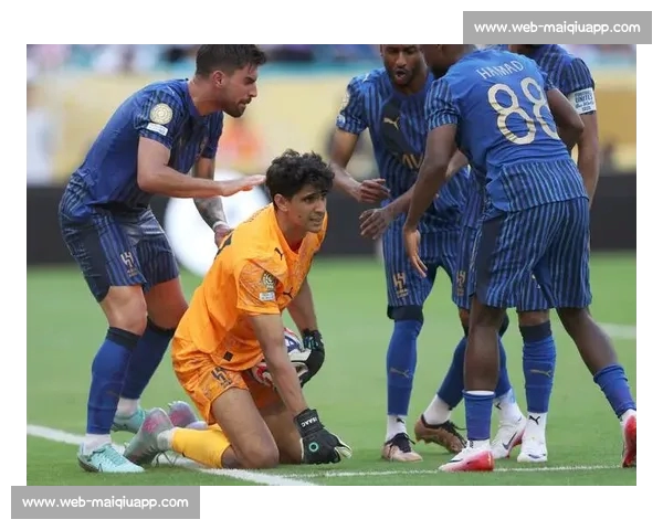 布努神扑 + 温情拥抱!皇马 1-1 利雅得新月,世俱杯见证传奇瞬间 布努神扑 + 温情拥抱!皇马 1-1 利雅得新月,世俱杯见证传奇瞬间