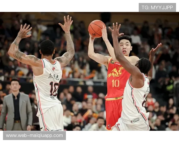 广东双核交易风云！布朗洛夫顿归化受阻，广厦双星闪耀国际赛场
